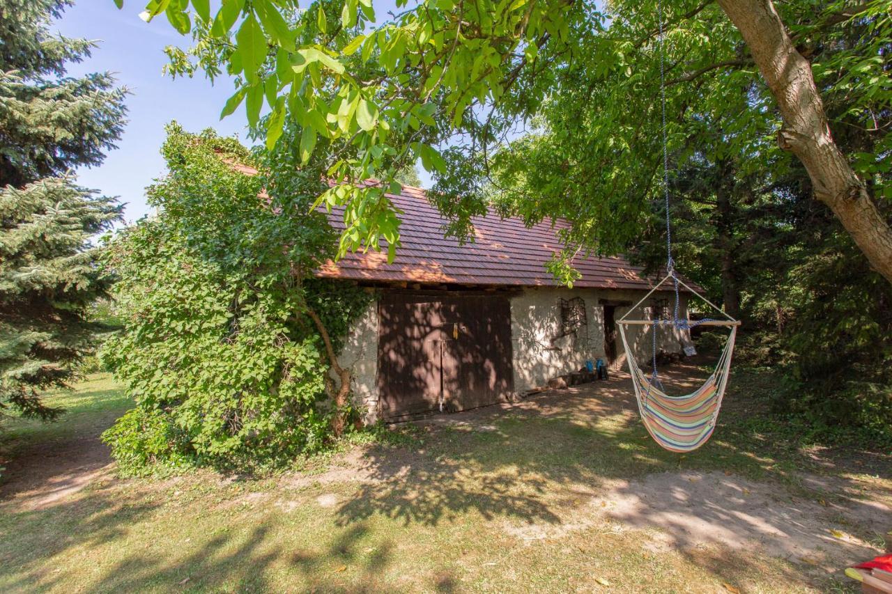 Romanticka Chalupka Na Polosamote Plavecky Peter Exterior photo